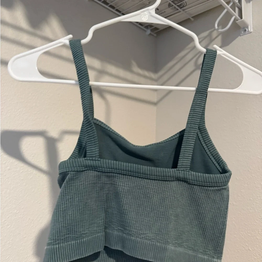 Colsie Ribbed Green Crop Top - Picture 2 of 3